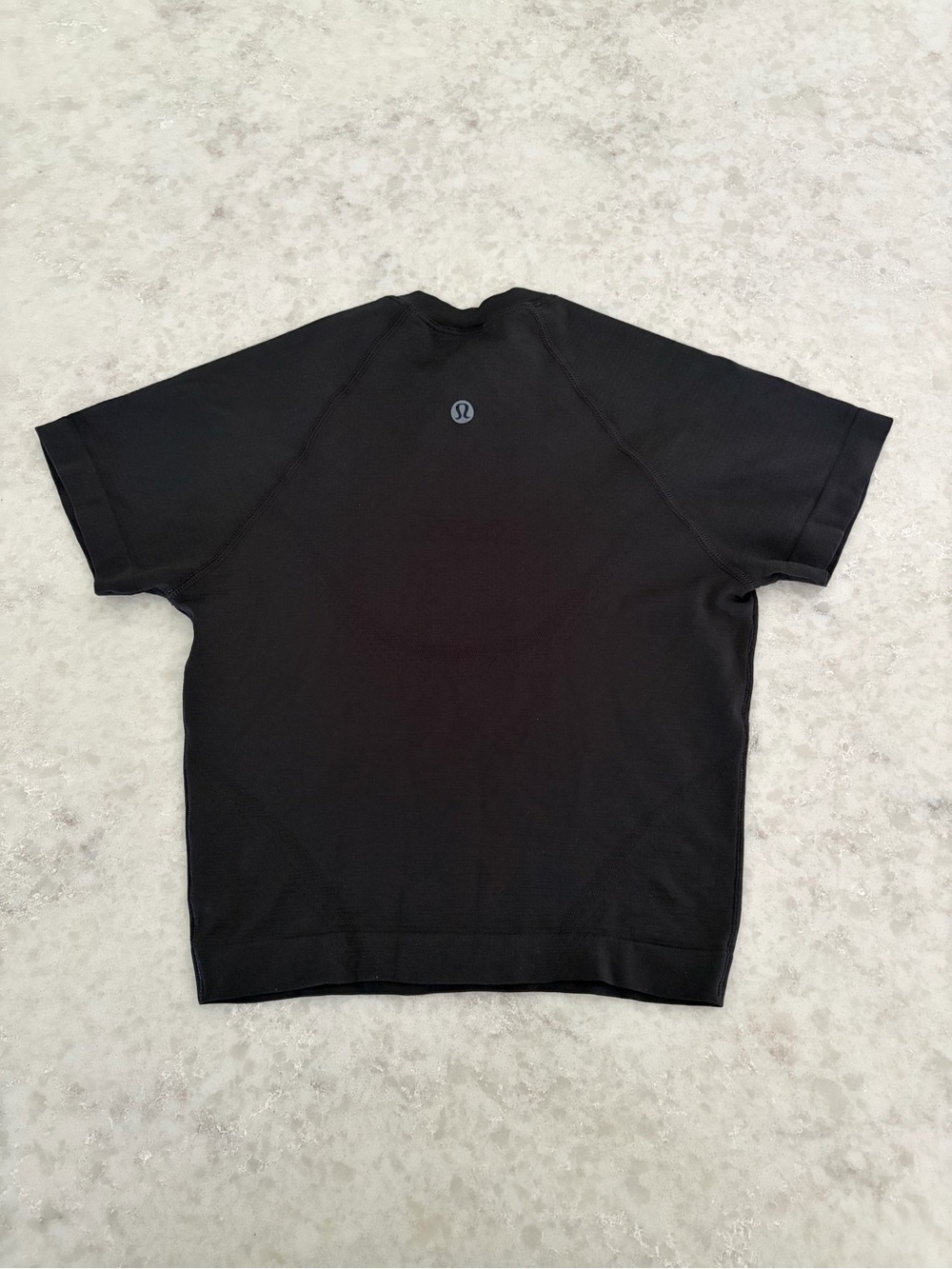Lululemon Hawaii Hibiscus Crop Swiftly Tee - Black / Size 2 Rare - Picture 2 of 3